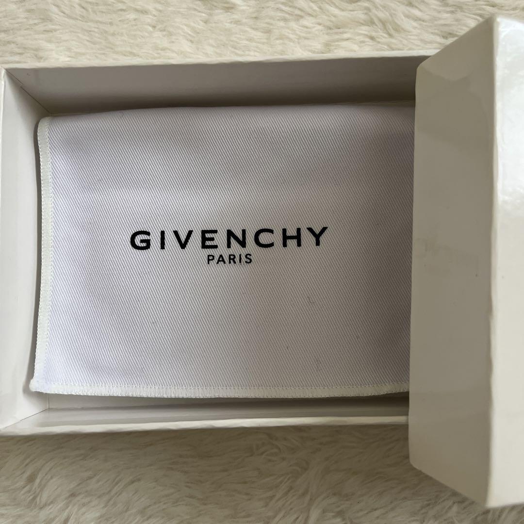 GIVENCHY ブラック フラグメントケース 1917 17 0117