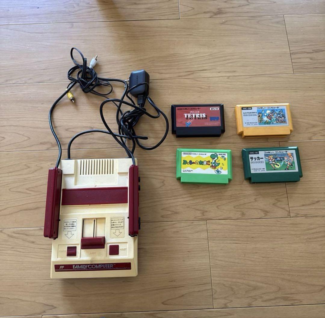 ファミリーコンピュータ本体3台　ソフト32本 ファミリーコンピュータ本体3台 ソフト32本 - メルカリ