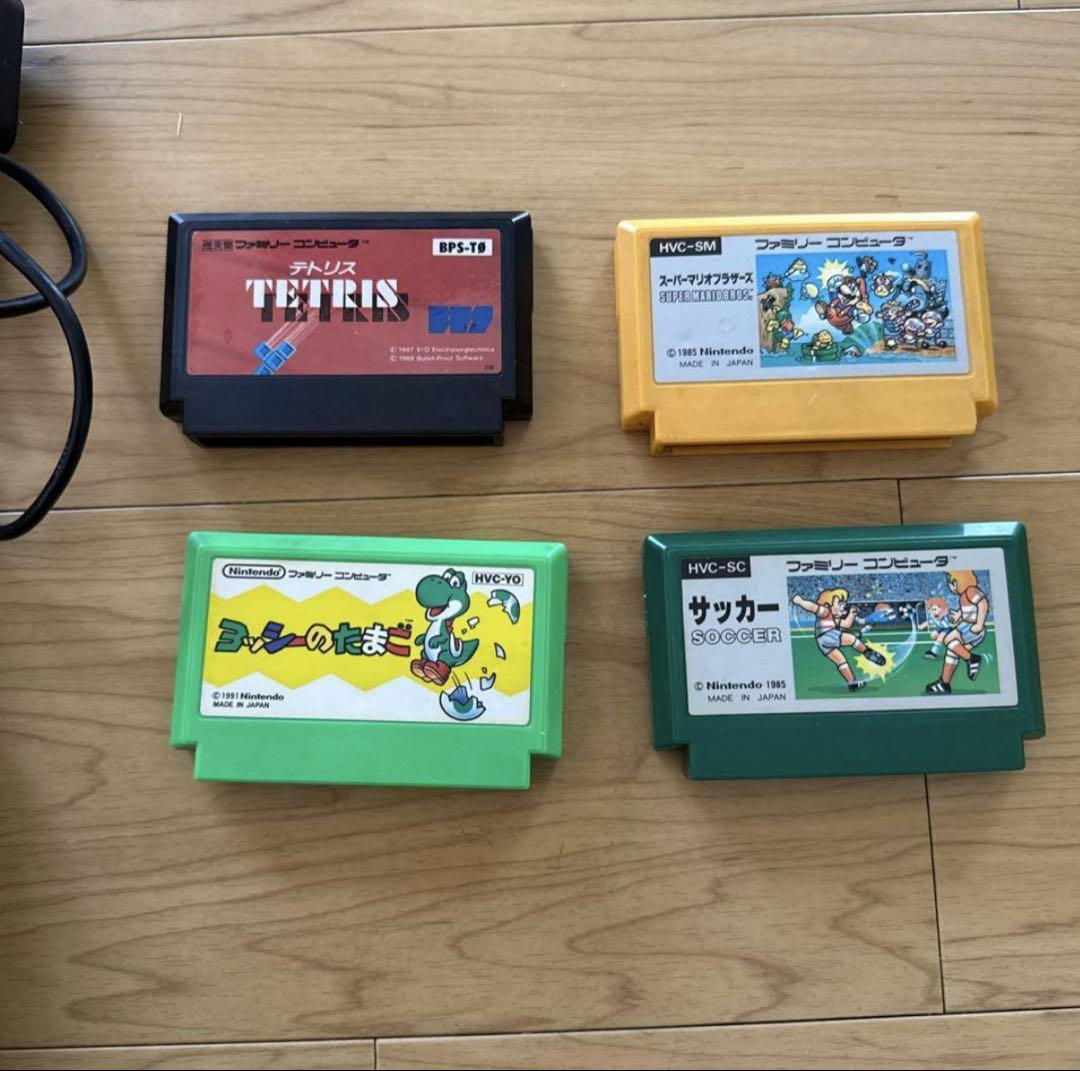 ファミリーコンピュータ本体3台　ソフト32本 ファミリーコンピュータ本体3台 ソフト32本 - メルカリ