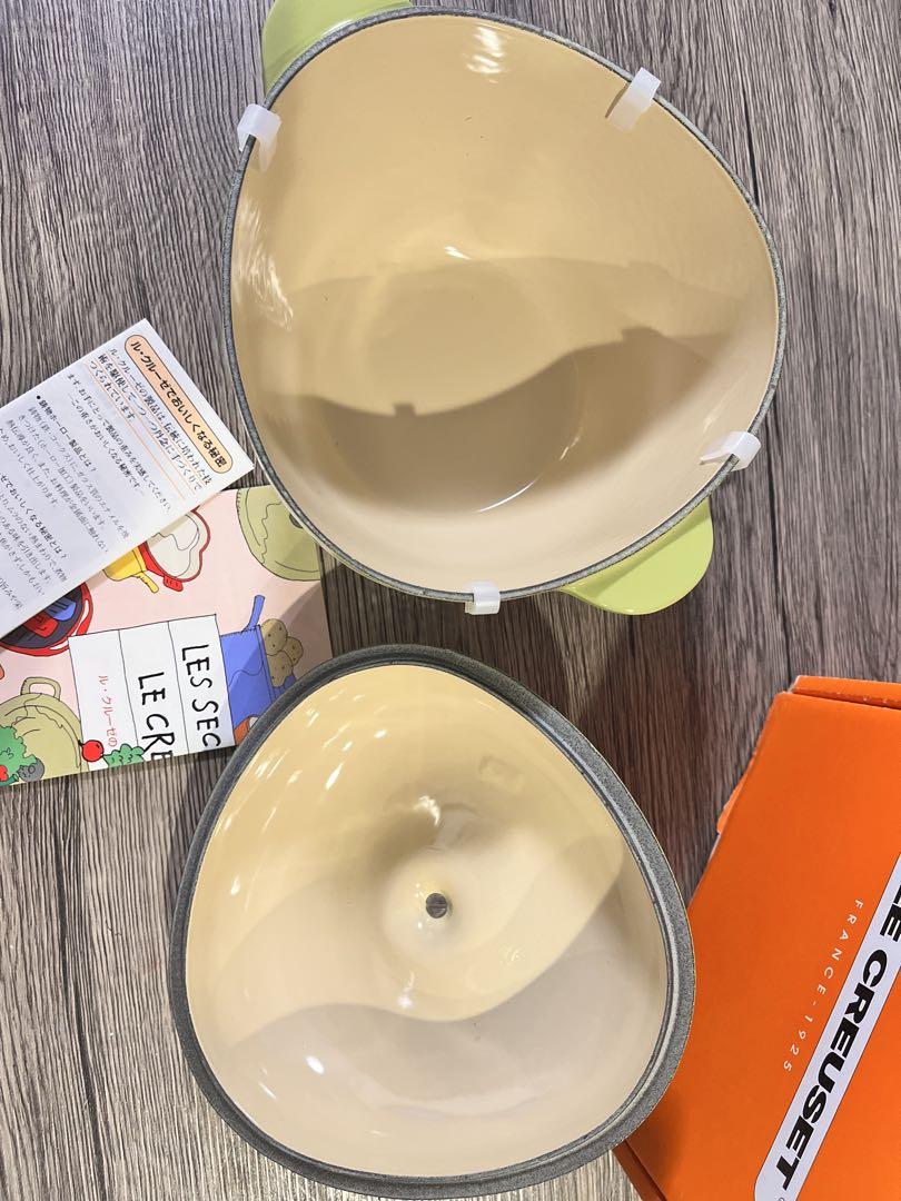 【未使用】LE CREUSET プラム型両手鍋　18センチ　2.1リットル