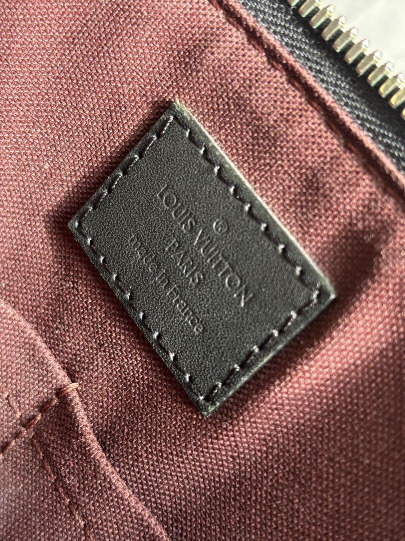 LOUIS VUITTON ポルト ドキュマン ヴィトンメンズバック