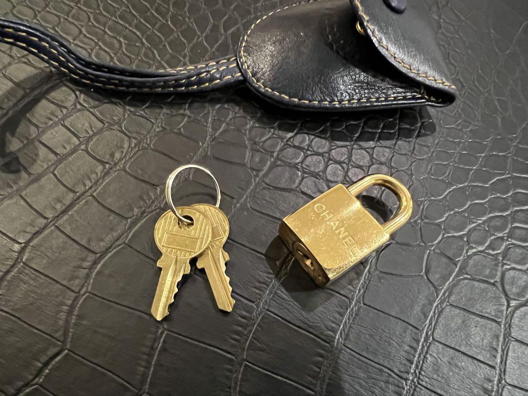 国産品 キーベル CHANEL シャネル カデナ バッグチャーム パドロック 小物