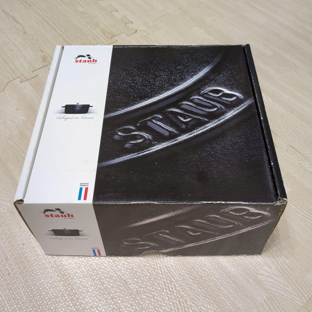 c*a様 STAUB 鋳鉄製 22cm 両手鍋 レッド