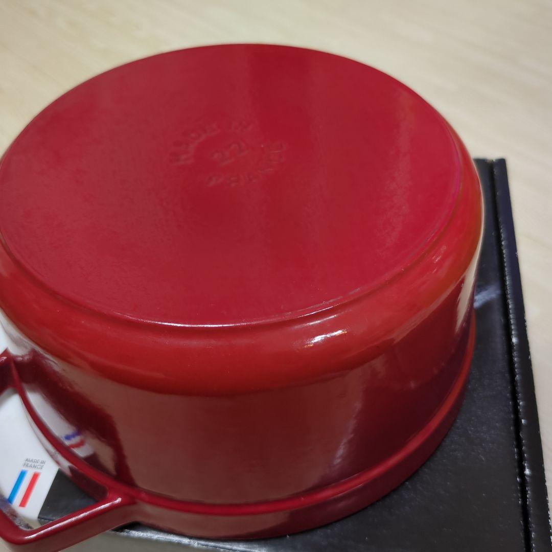 c*a様 STAUB 鋳鉄製 22cm 両手鍋 レッド