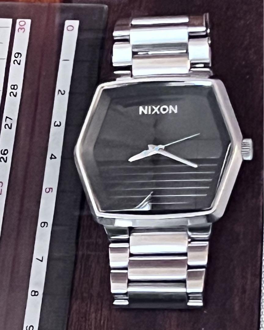 NIXON 六角形 ブラックダイヤル 時計　The Mayor K8 電池切れ