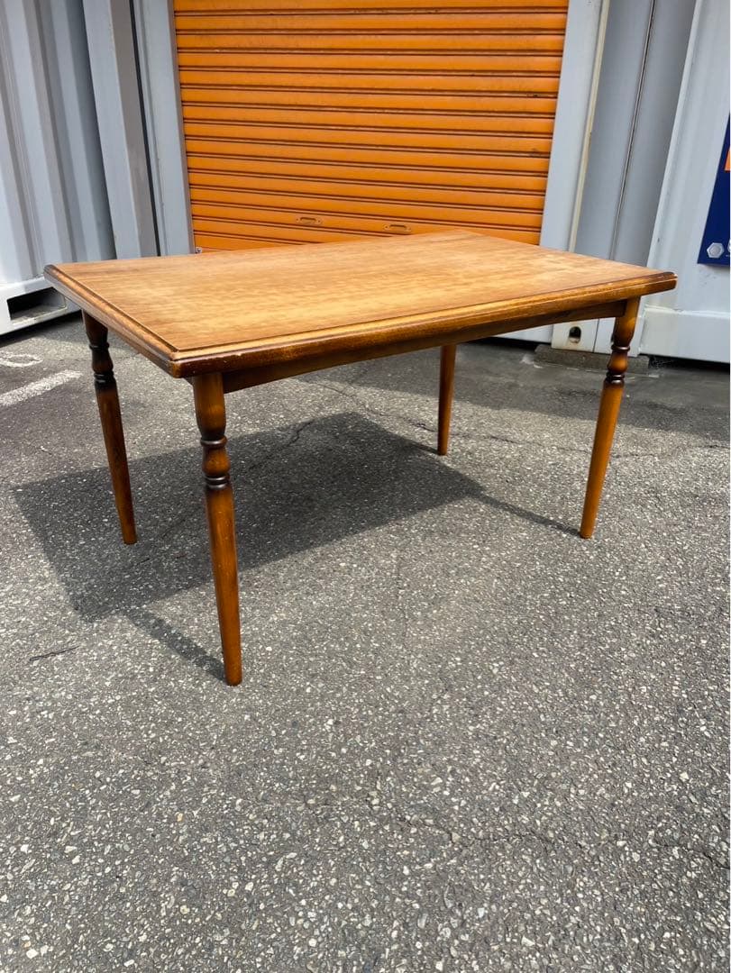 アンティーク　ダイニングテーブル