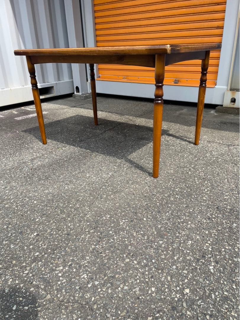 アンティーク　ダイニングテーブル