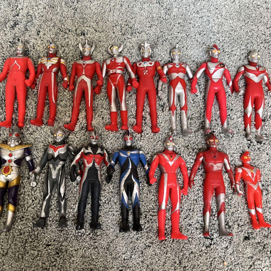 ウルトラマン　フィギュア　中古品15体 ウルトラマンフィギュア 15体セット➕怪獣 - メルカリ