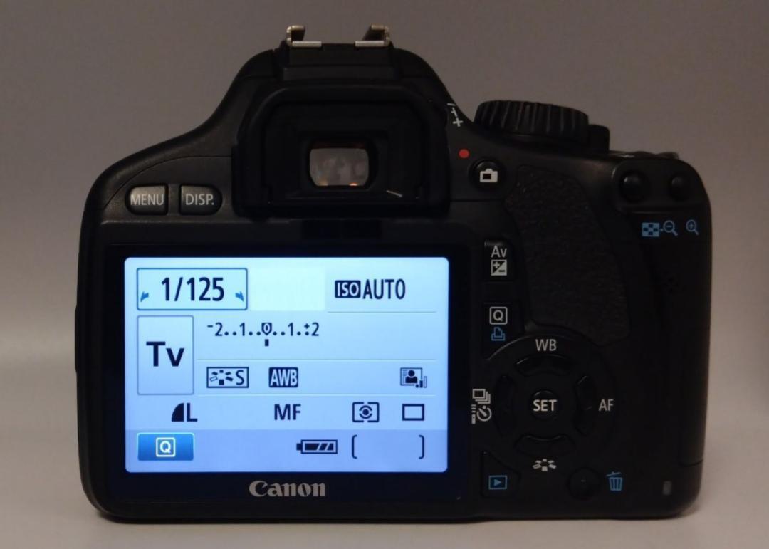 ショット数2100回 美品 Canon Kiss X4 レンズセット 充電器付き ✨美品❣️動作良好❣️✨Canon EOS Kiss X4 レンズセット S数少