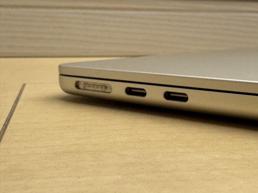 MacBook Air M3 24 256 スターライト