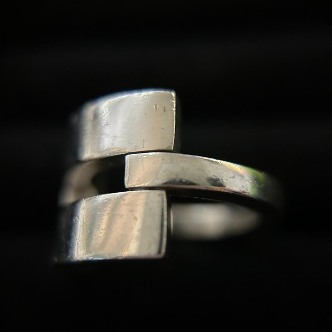 【GUCCI】925 シルバーリング イタリア製 モダンデザイン　0830002