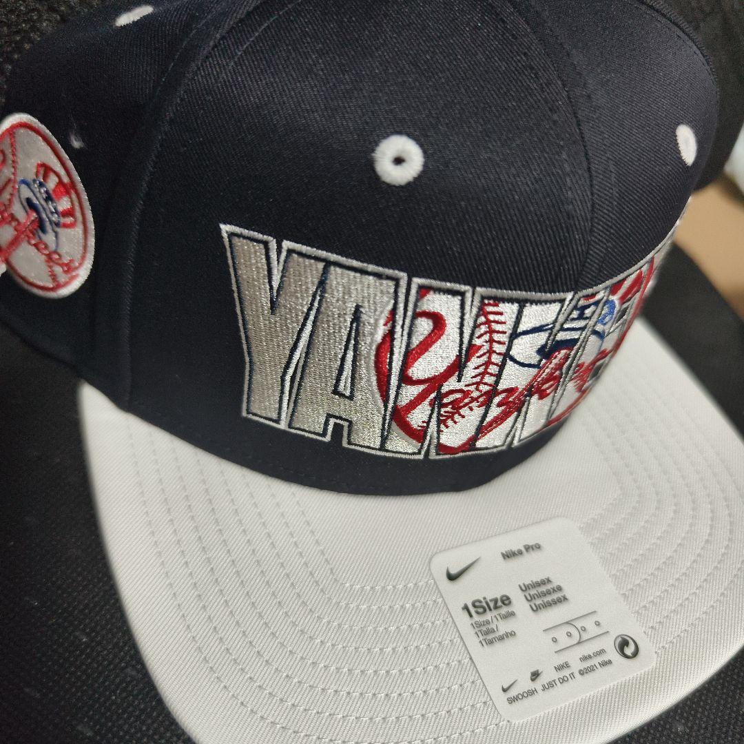 【新品】ナイキ × MLB ニューヨーク・ヤンキース キャップ（フリーサイズ）