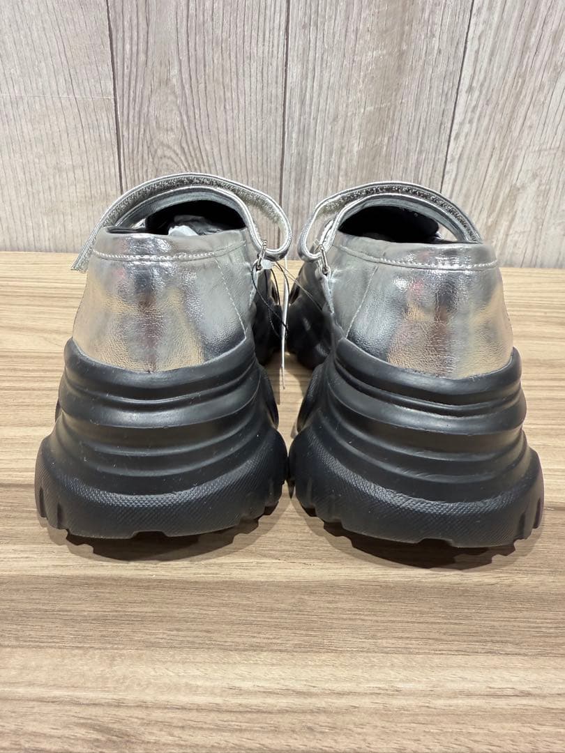 新品未使用】MARÉCHAL TERRE 厚底ローファー シルバー22.5cm 新品未使用】MARÉCHAL TERRE 厚底ローファー シルバー22.5cm