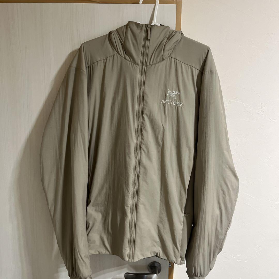 Arc'teryx ベージュ フード付きジャケット