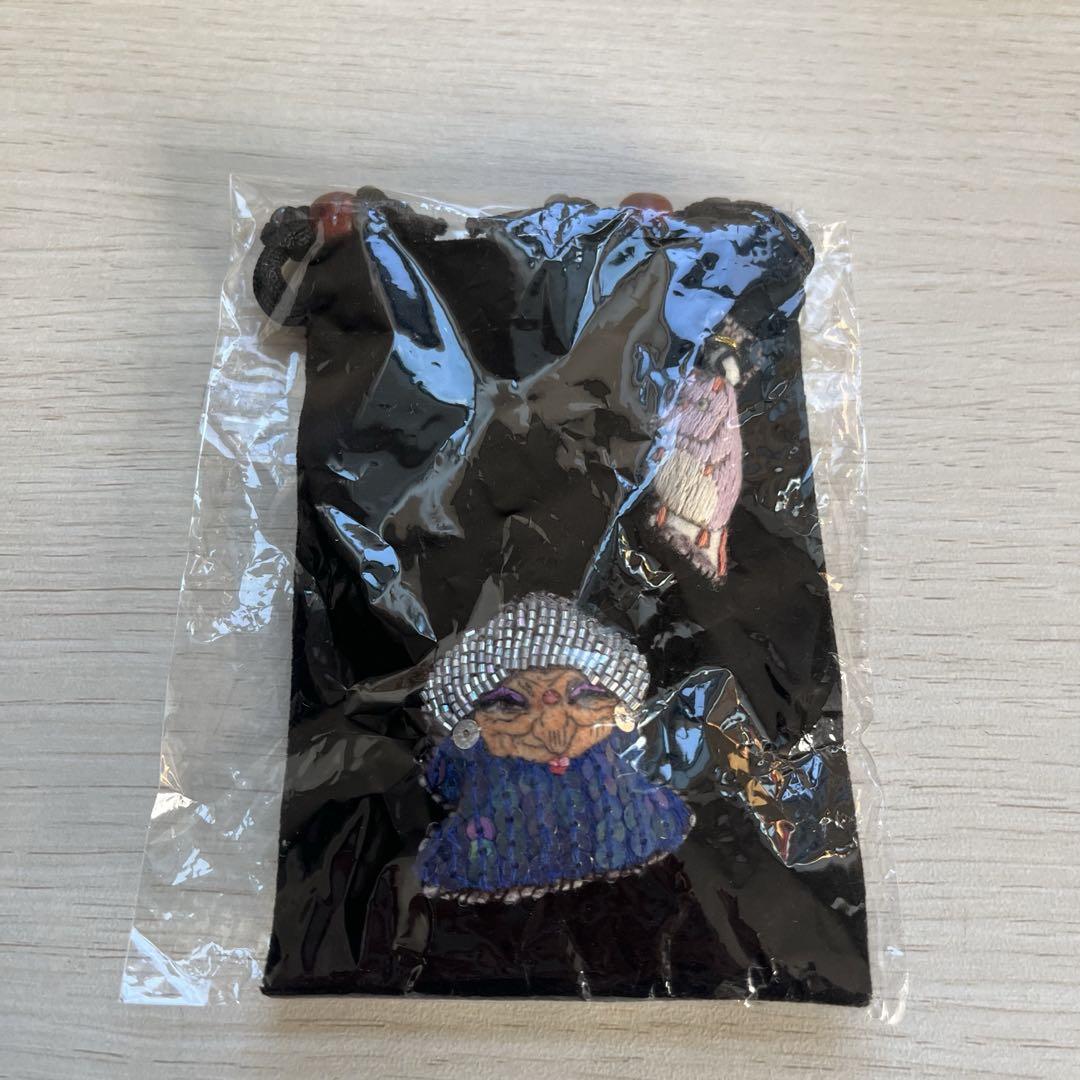 ジブリ　千と千尋の神隠し　刺繍ブローチ　タマオワールド　湯婆婆　坊ネズミ