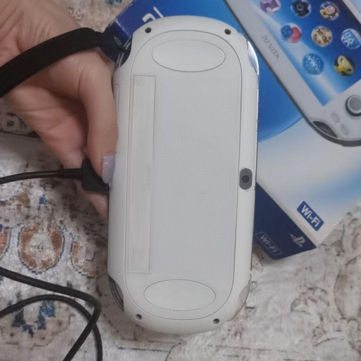 ブランド》 PlayStationVita ホワイト MUHiu-m93163551878 Wi-Fiモデル ゲーム