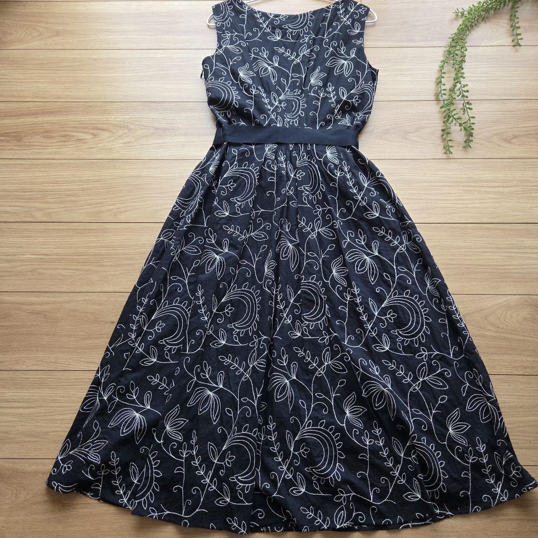 極美品】LAURA ASHLEY 花柄刺繍 ロングワンピース 13号 - メルカリ