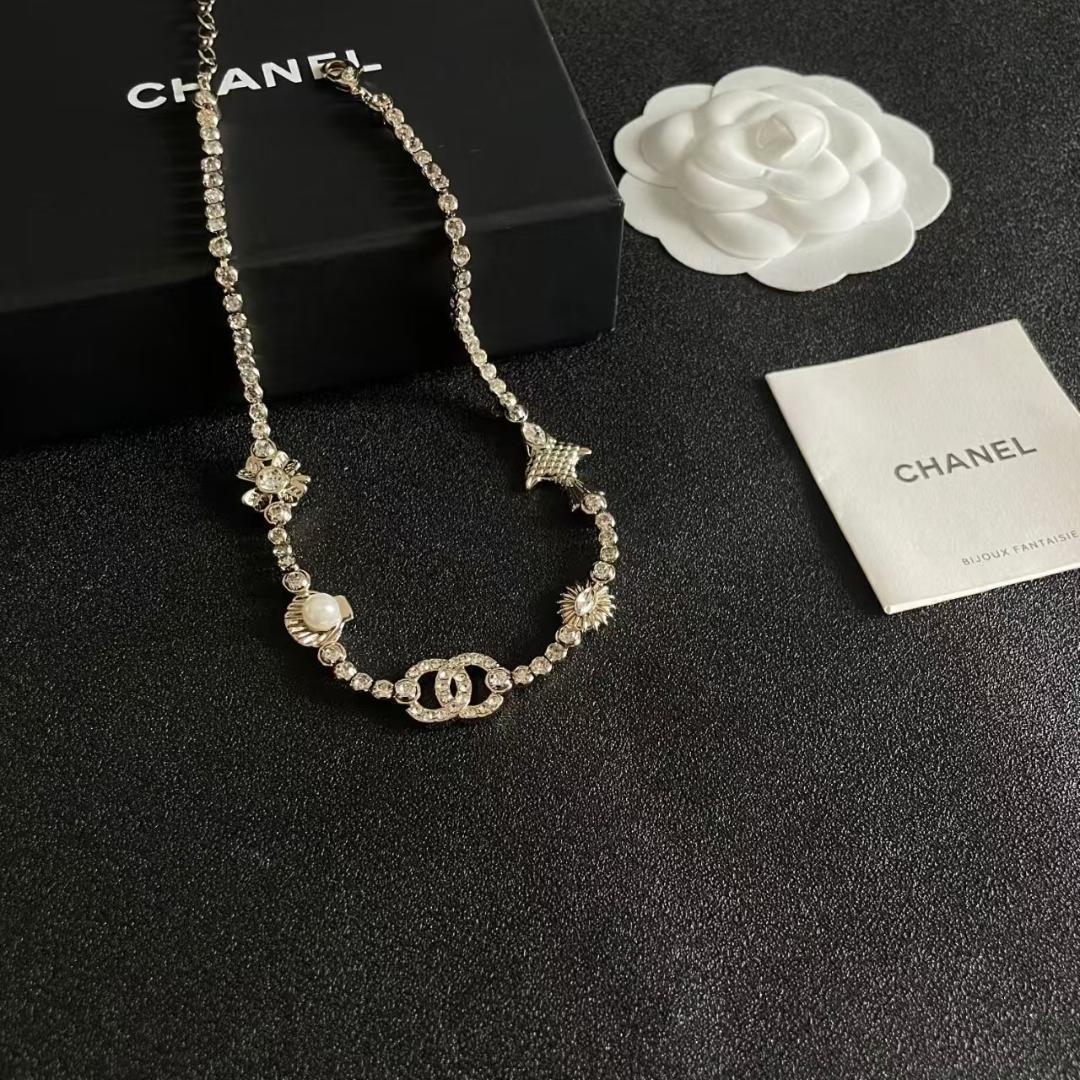 CHANEL シルバー ロゴネックレス - メルカリ