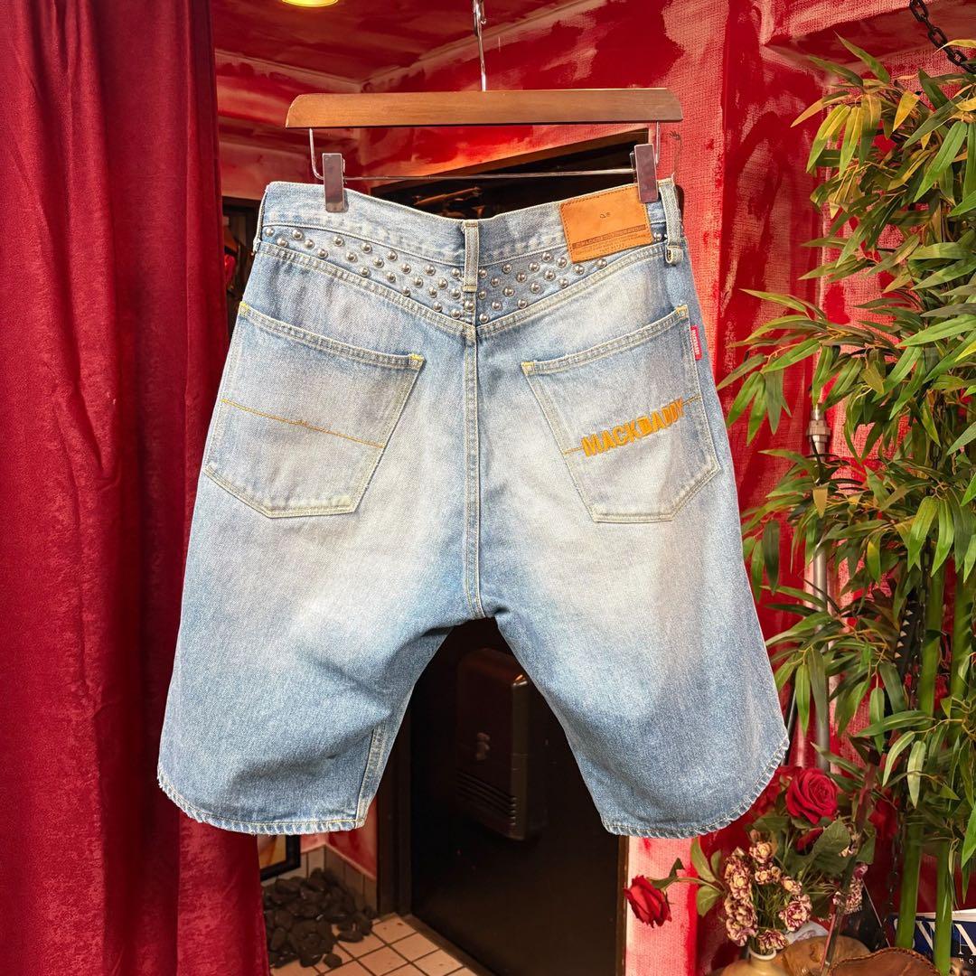 MACKDADDY スタッズ付きデニムショートパンツ