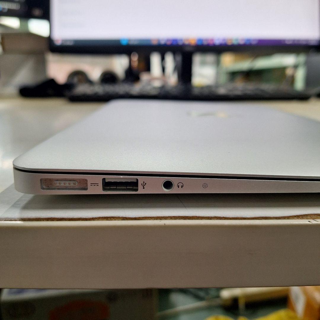 MacBook Air 11インチ A1465 2012