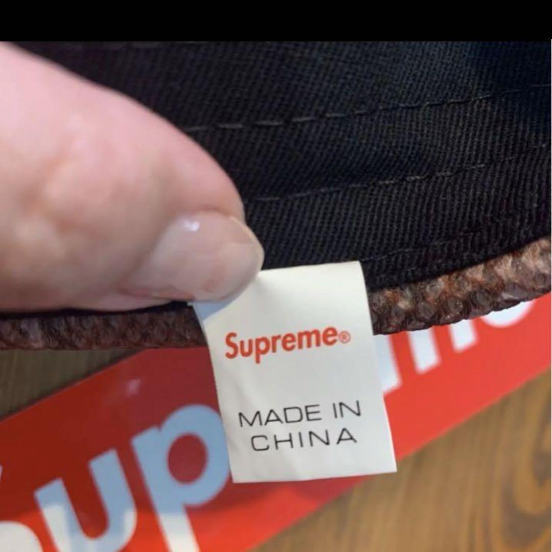 supreme キャップ ブラウン パイソン柄 - メルカリ