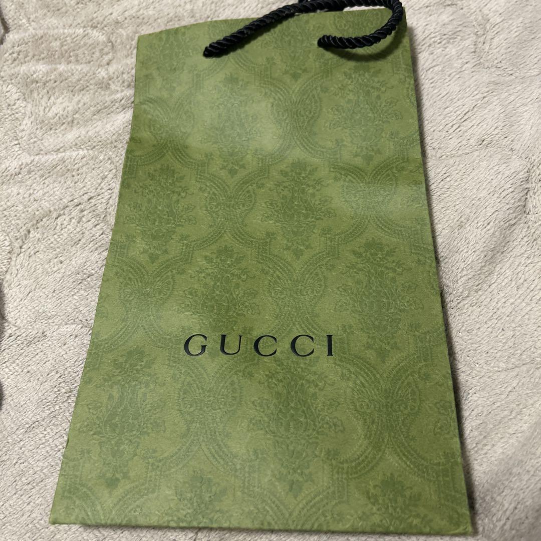 GUCCI ホワイトレザーキーホルダー