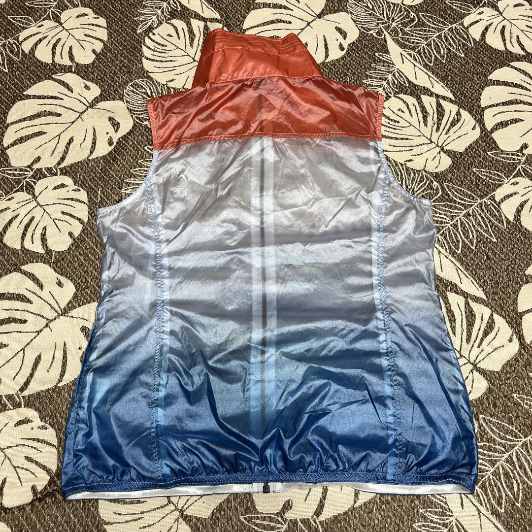 LANVIN SPORT(ランバンスポール)撥水ナイロンベスト　グラデーション