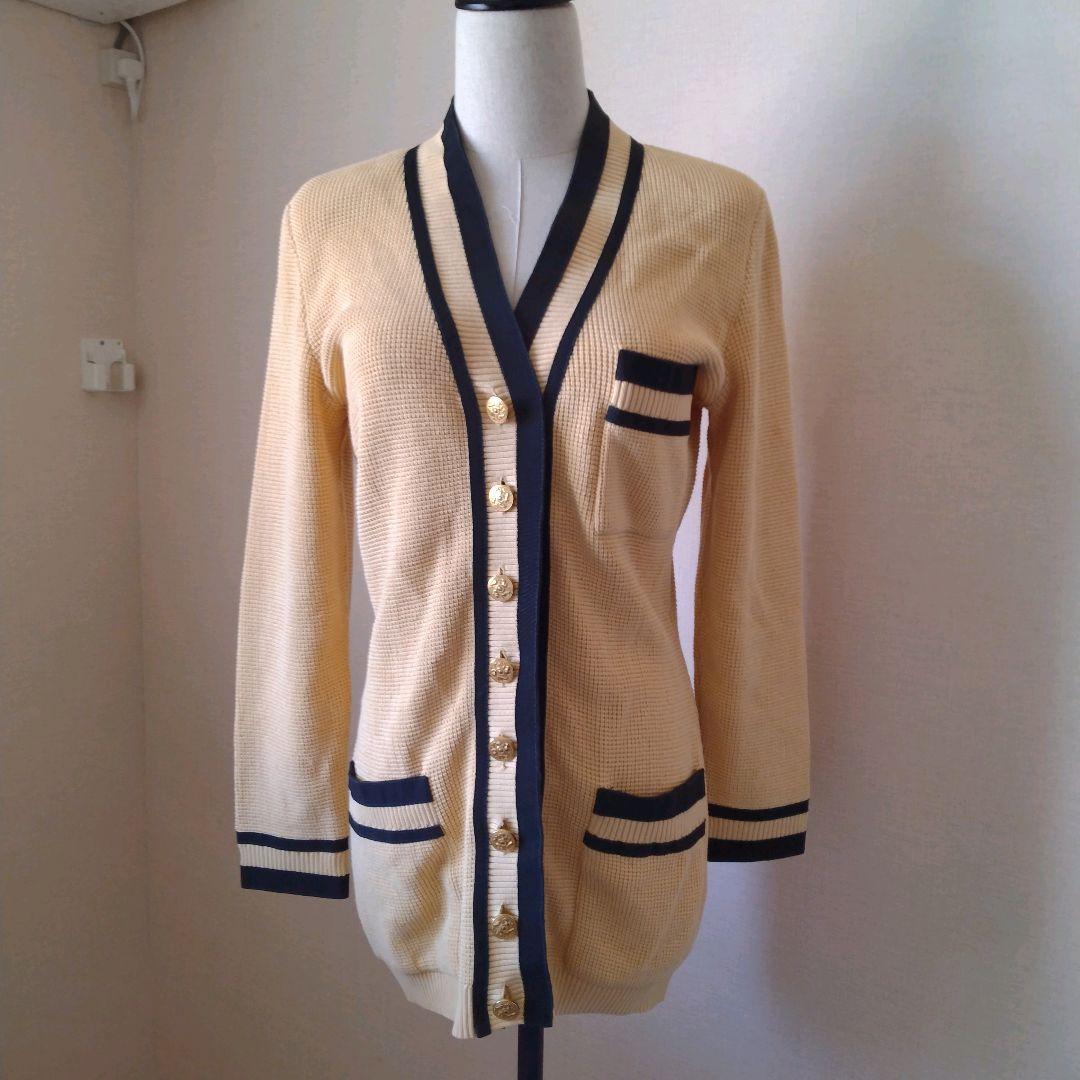 サルヴァトーレフェラガモ クリーム色の長袖カーディガン XS 金ボタン