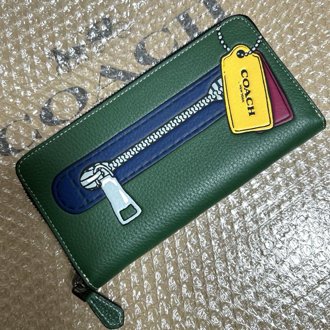 新品未使用品　コーチ　長財布　ジッパーデザイン　グリーン