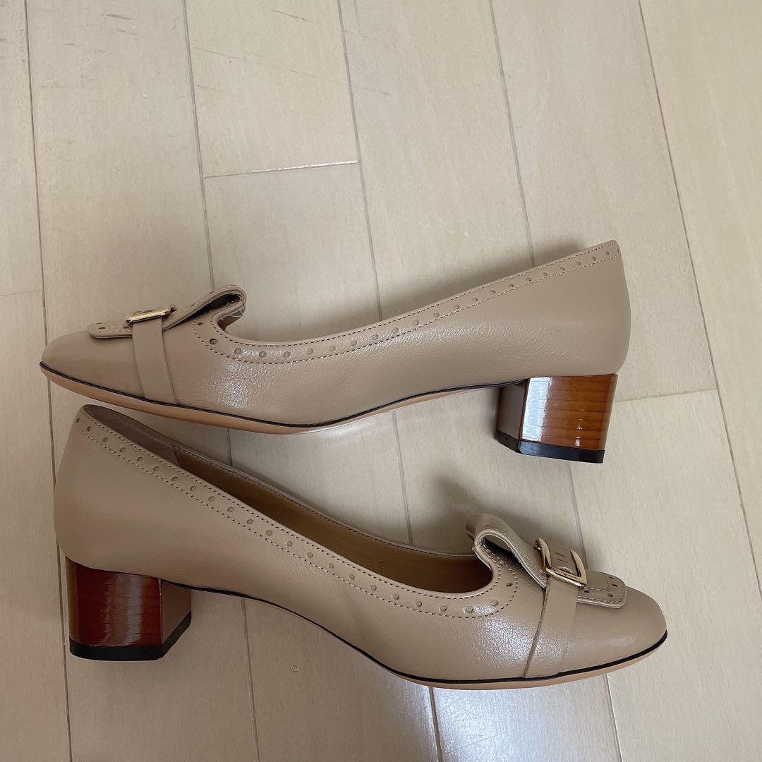 【新品】フェラガモ　ferragamo パンプス　靴　サンダル　23