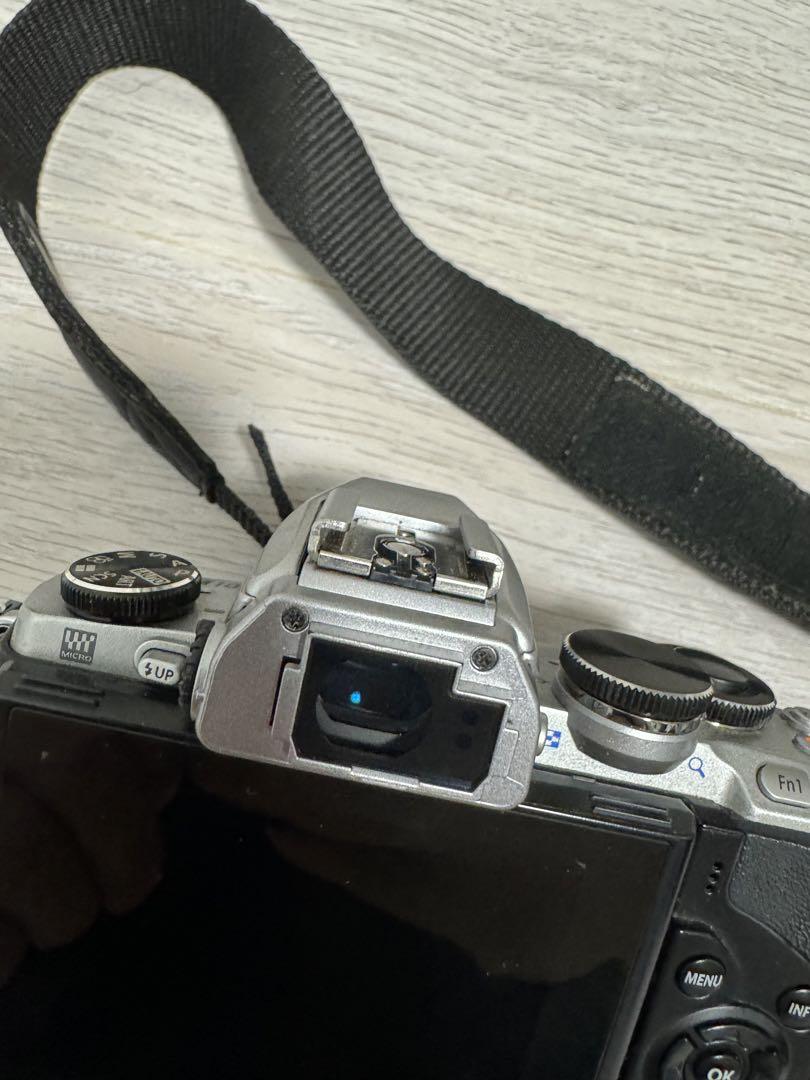 OLYMPUS ミラーレス一眼カメラ OM-D E-M10 ボディのみ OLYMPUS ミラーレス一眼カメラ OM-D E-M10 ボディのみ