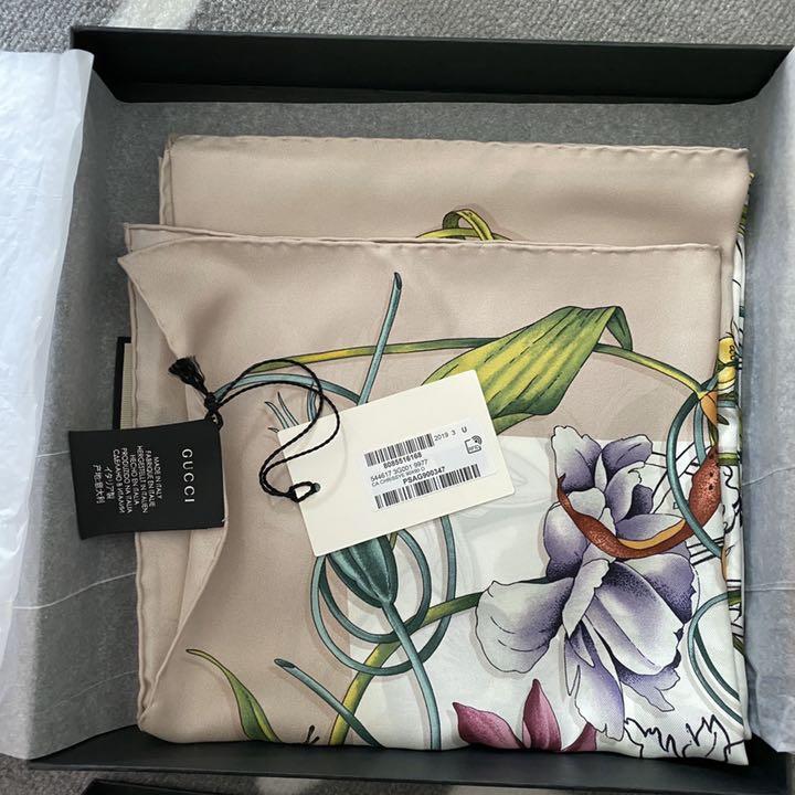 予約中!】 値段下がりました!新品|GUCCI スカーフ バンダナ