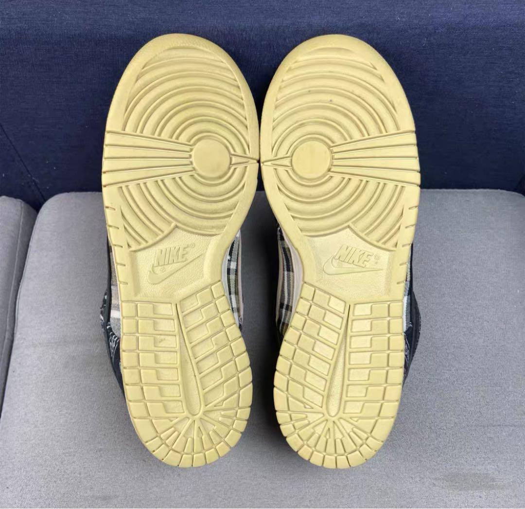Travis Scott × Nike SB Dunk Low