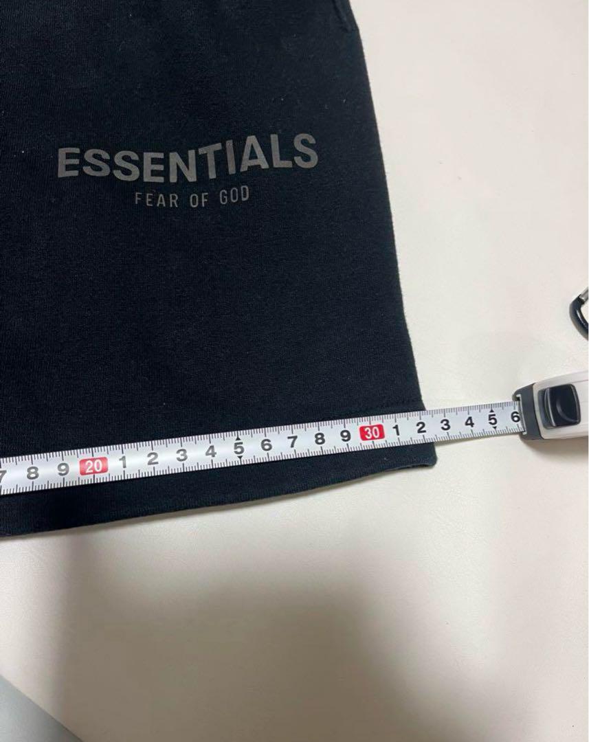 ESSENTIALS ブラック ショートパンツ