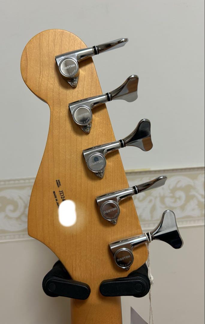 ベース Fender Deluxe Jazz Bass V Kazuki Arai