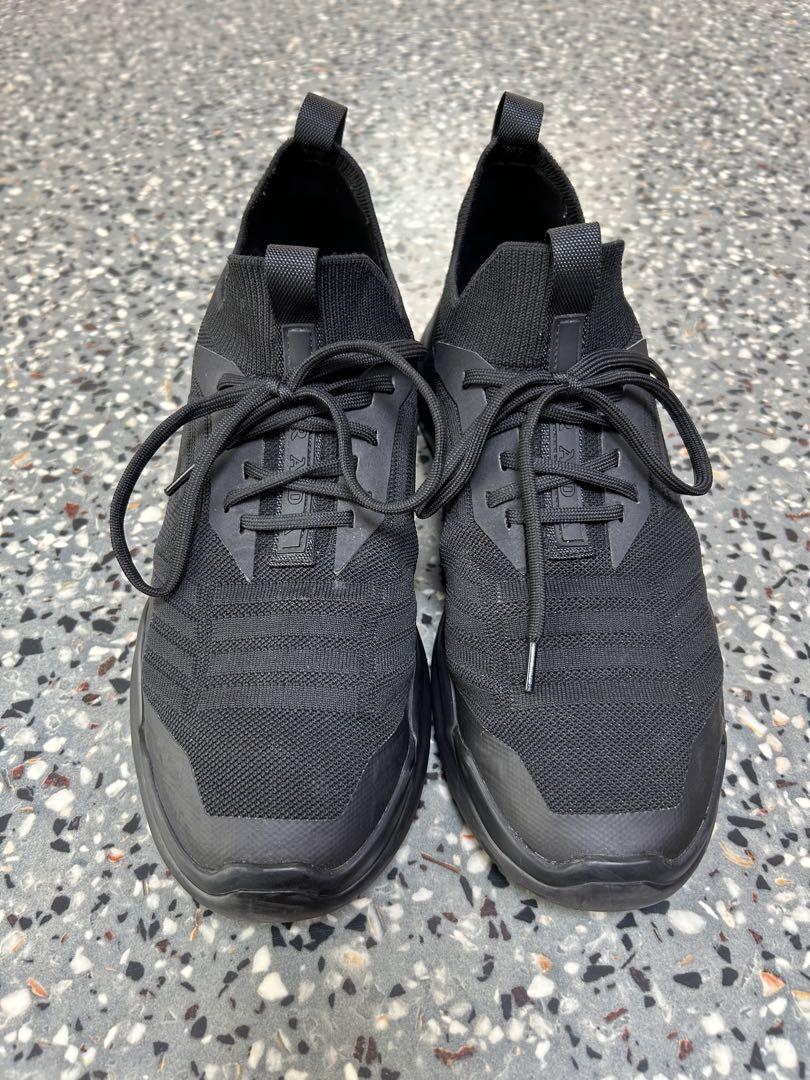 PRADA ブラック スニーカー 保存袋・箱付き PRADA】ブラック スニーカー26cm相当 ボックス・保存袋付き