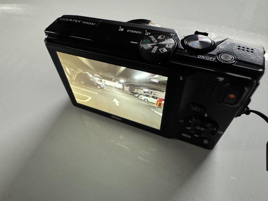 【美品】Nikon ニコン　コンデジ　COOLPIX S8200