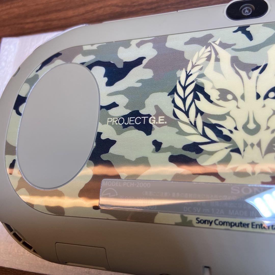PSVita 2000 ゴッドイーター2 フェンリルエディション 3529