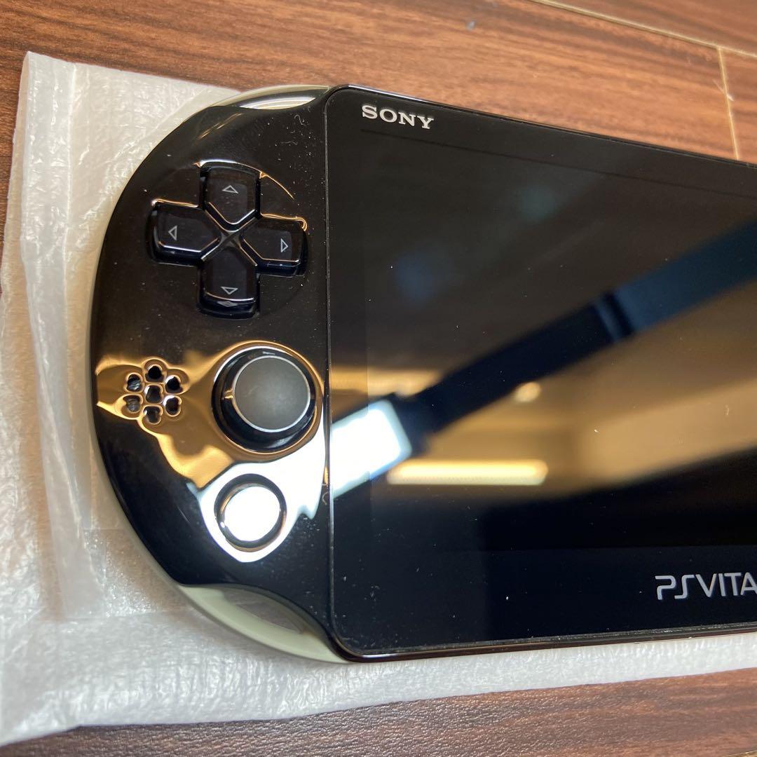 PSVita 2000 ゴッドイーター2 フェンリルエディション 3529