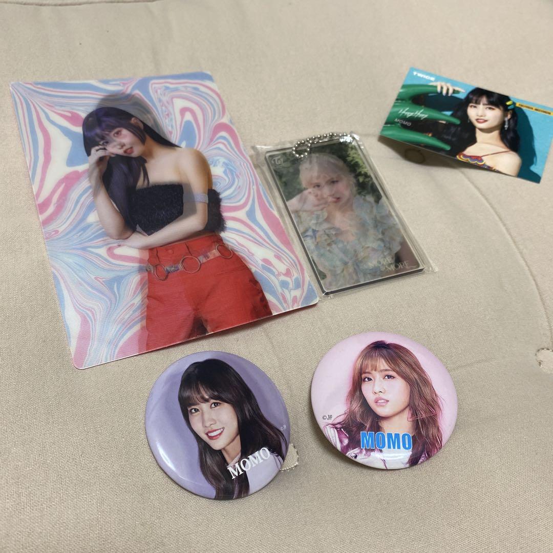 TWICE モモ　ラキドロ　トレカ　アクスタ　缶バッジ　スライドキーホルダー TWICE モモラキドロトレカアクスタ缶バッジスライドキーホルダー