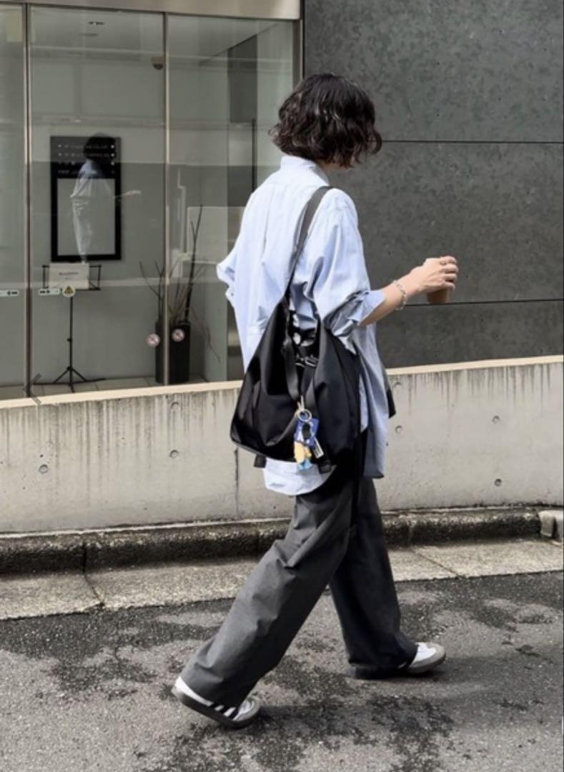 SNS総再生数350万越え！裏地のドットがかわいい！アジャスタートートバッグ