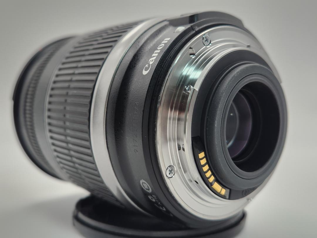 EF-S 18-200