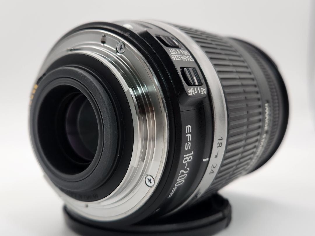 EF-S 18-200