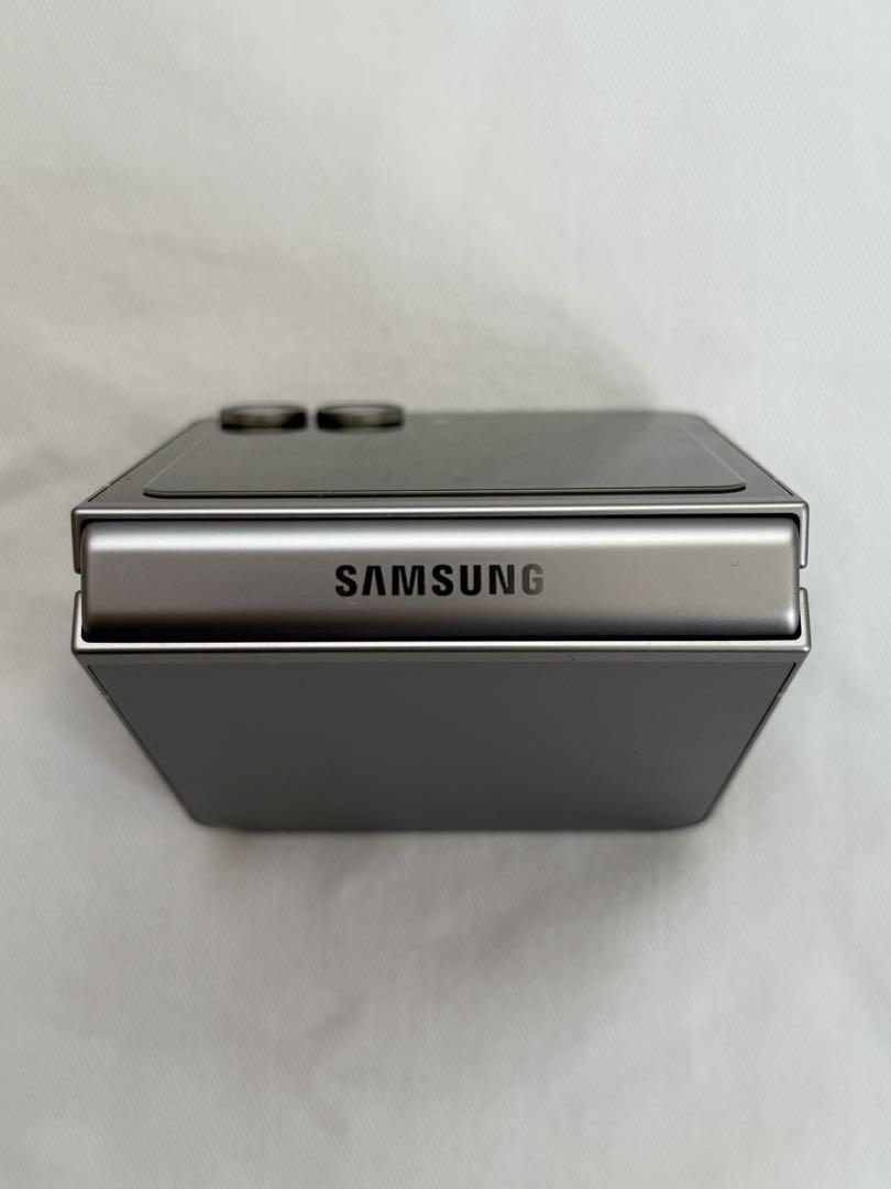 Samsung Galaxy Z Flip6 256GB 韓国版