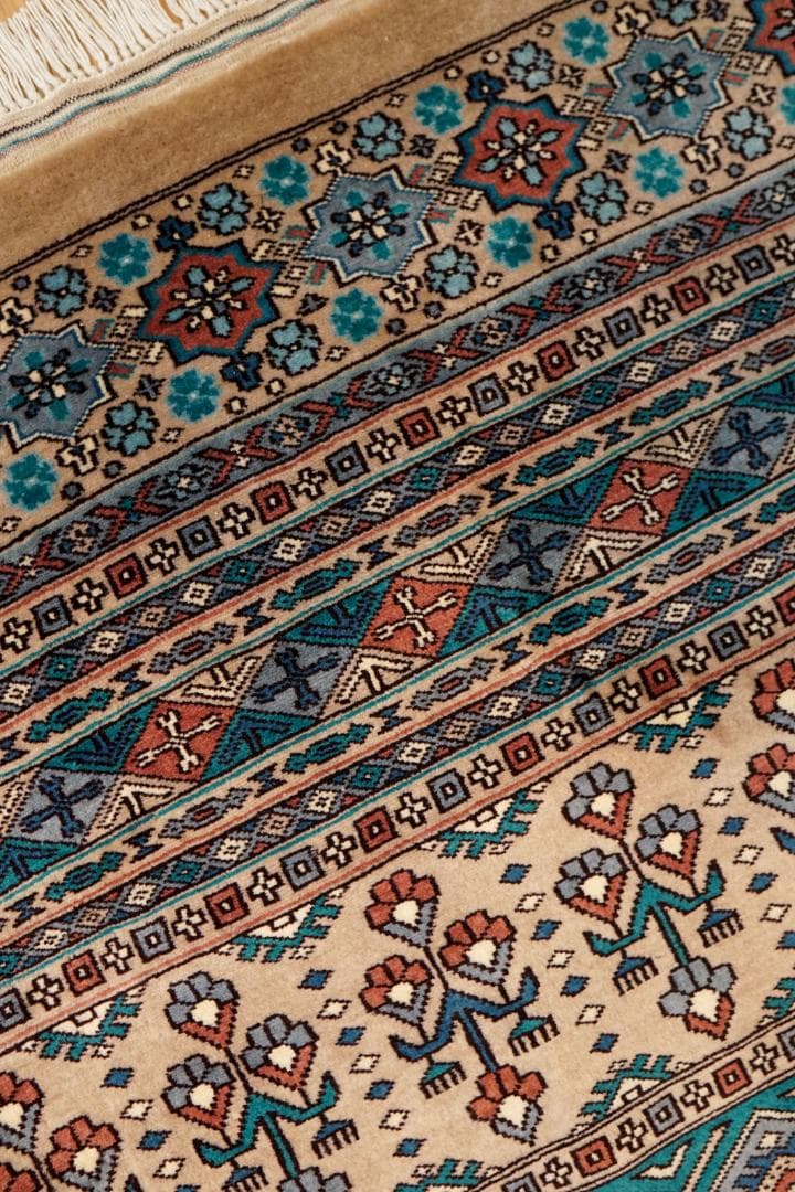 パキスタン手織り絨毯 229×151cm