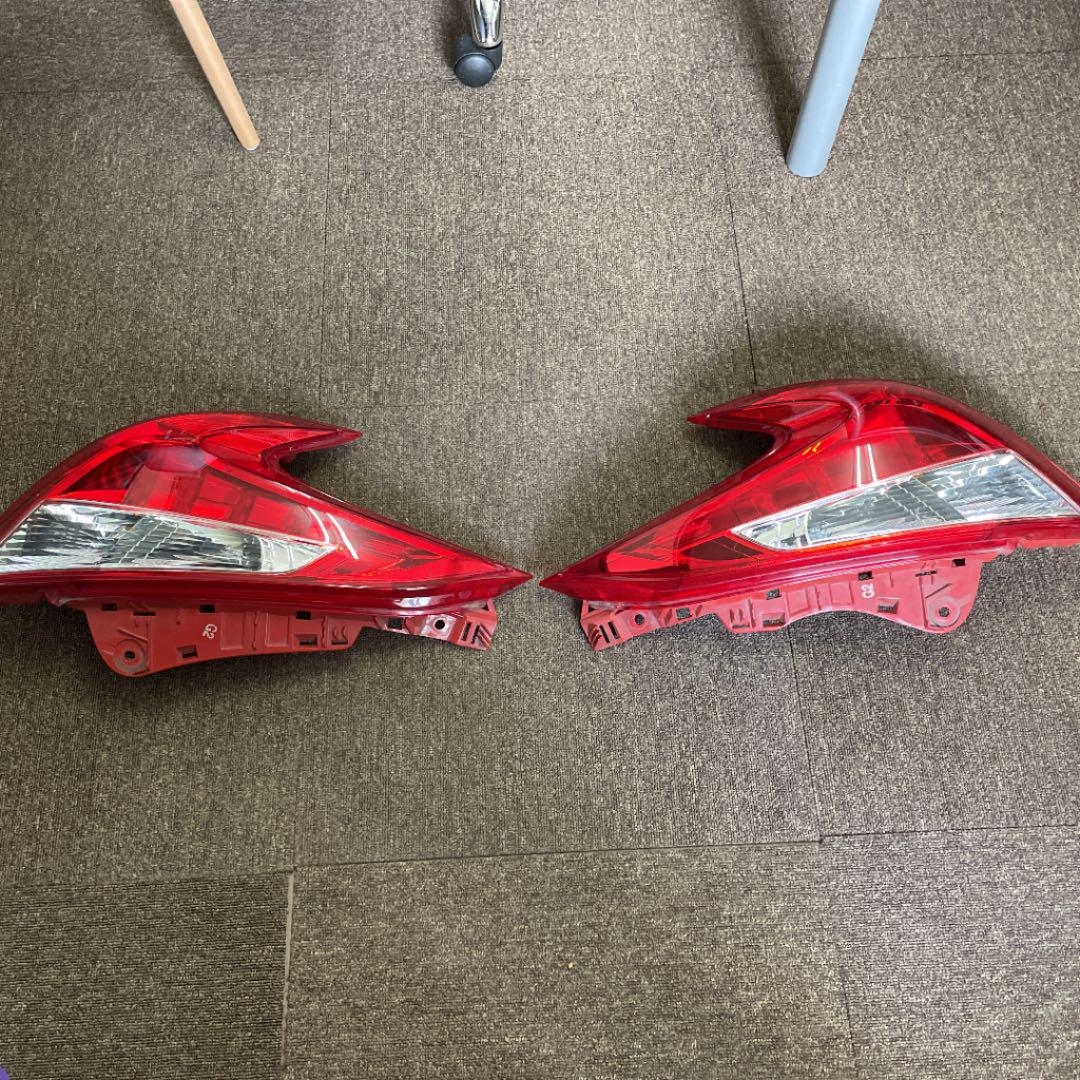 z34純正テールランプ