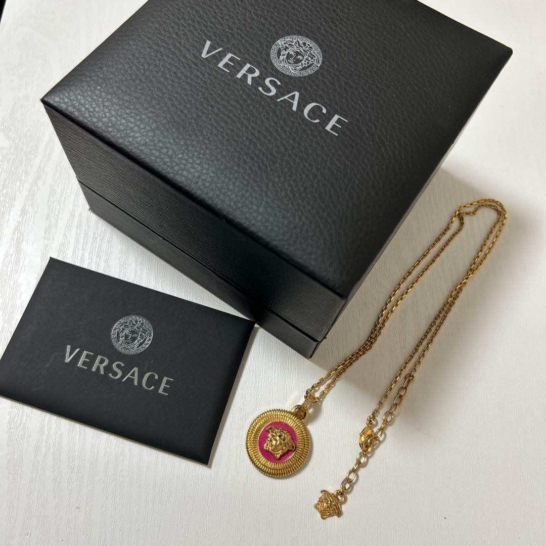 VERSACE ゴールドライオンネックレス