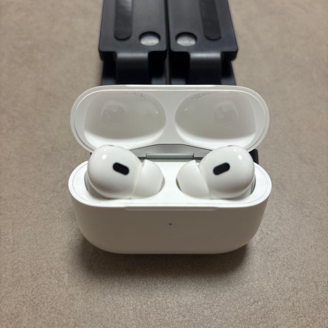 正規品 AirPods Pro 第2世代 lightning 美品 正規品 AirPods Pro 第2世代 lightning 美品