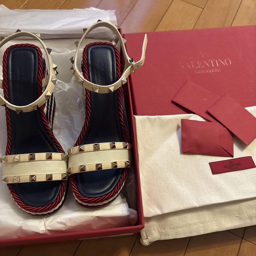 VALENTINO スタッズ付きサンダル ほぼ新品