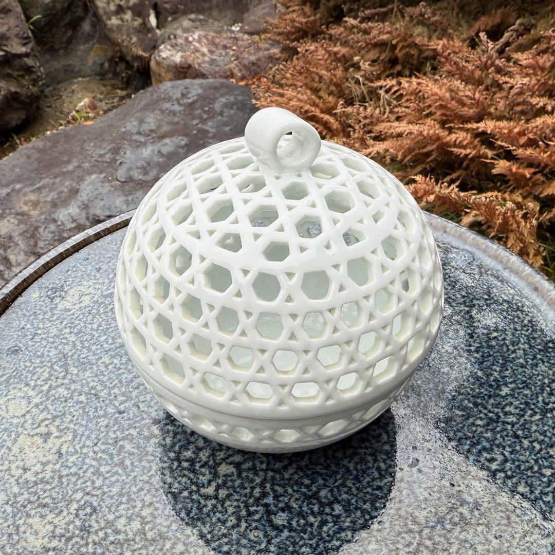 京都で購入した陶器　美しい透かし模様 ドーム型オブジェ　装飾品